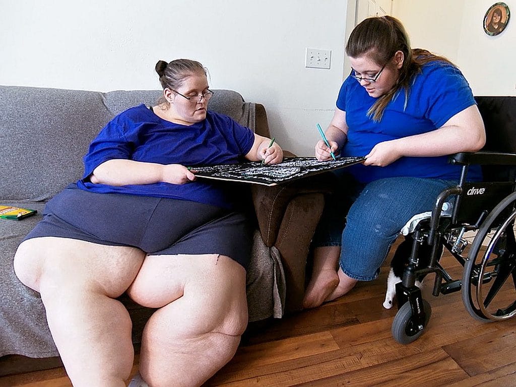 Фото секса с толстушками с дилдо доказали что он приятен даже с жирными бабами