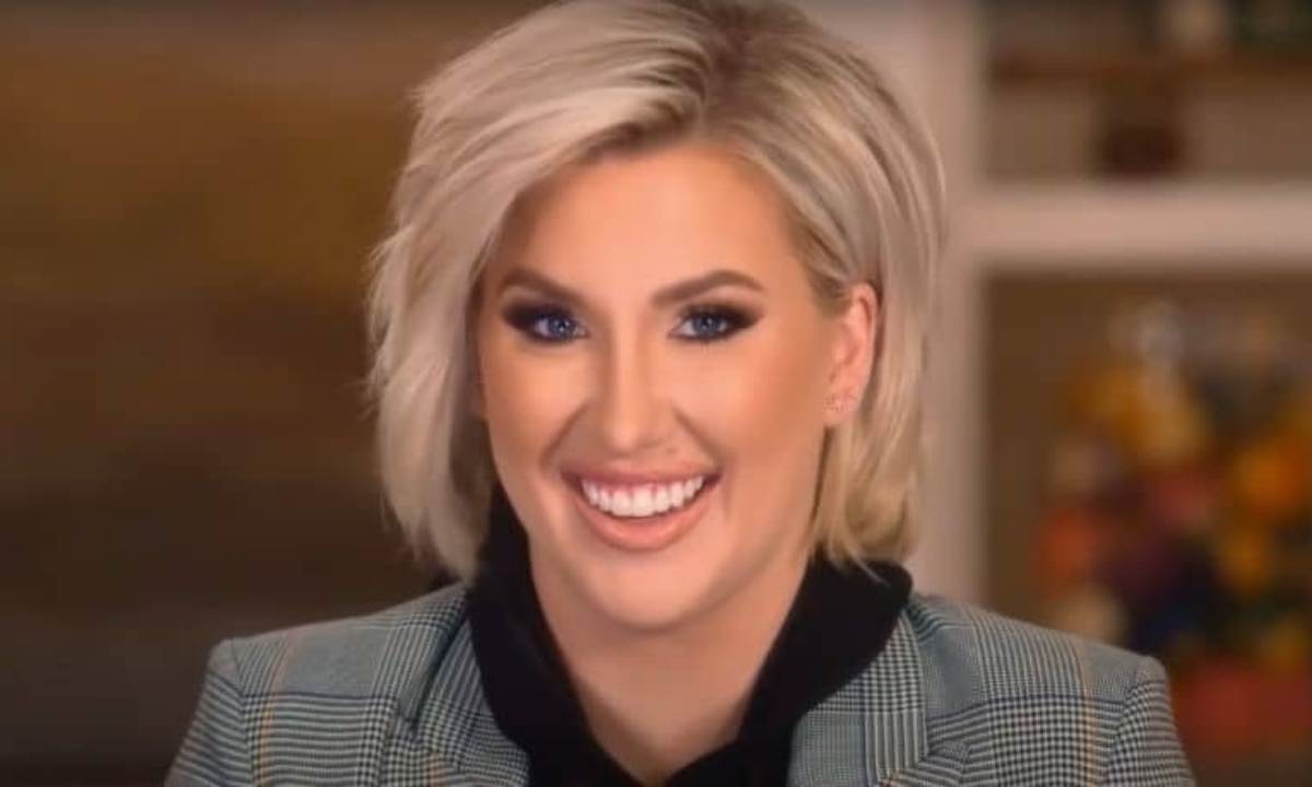 Chrisley Knows Best Savannah Shares Big Pregnancy News It S A Girl