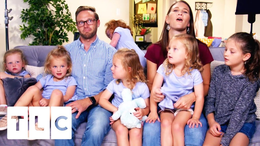 OutDaughtered: Adam And Danielle Spend Time Together On A Boat