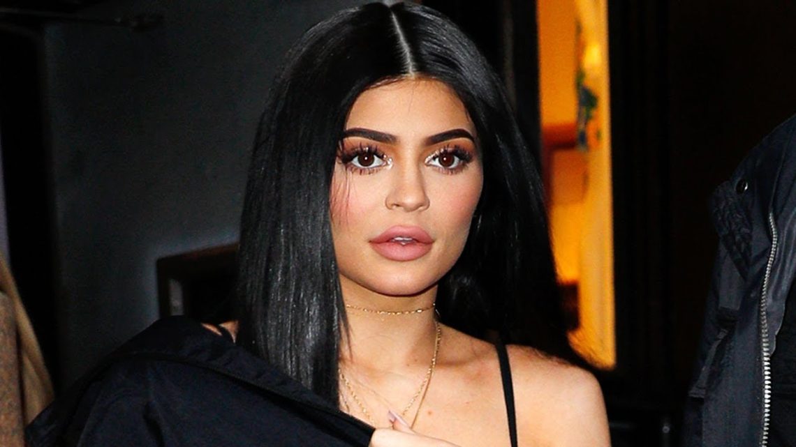 The Kardashians: Kylie Jenner Talks About Postpartum Depression After ...