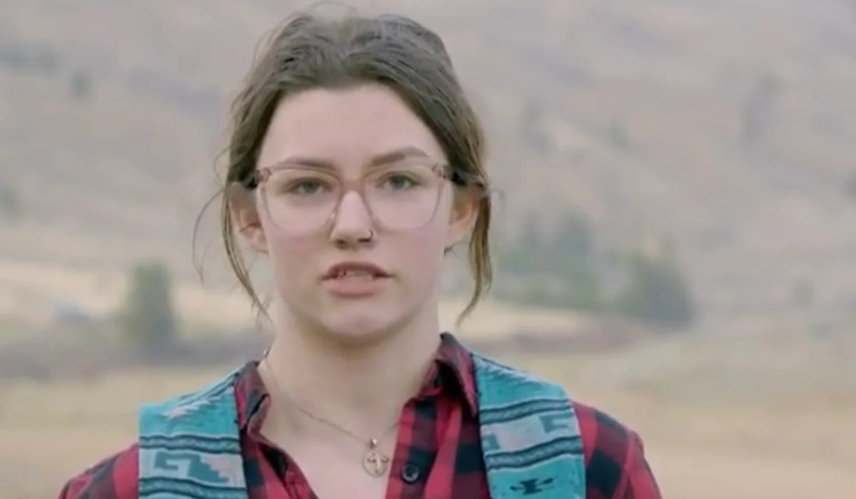 Alaskan Bush People Rain Brown Upset Over Trolling Claps Back As People Ask Her To Smile More 5276